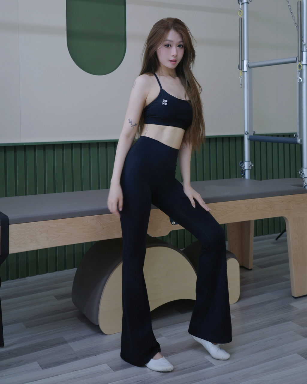 BUTTER FLARED LEGGINGS