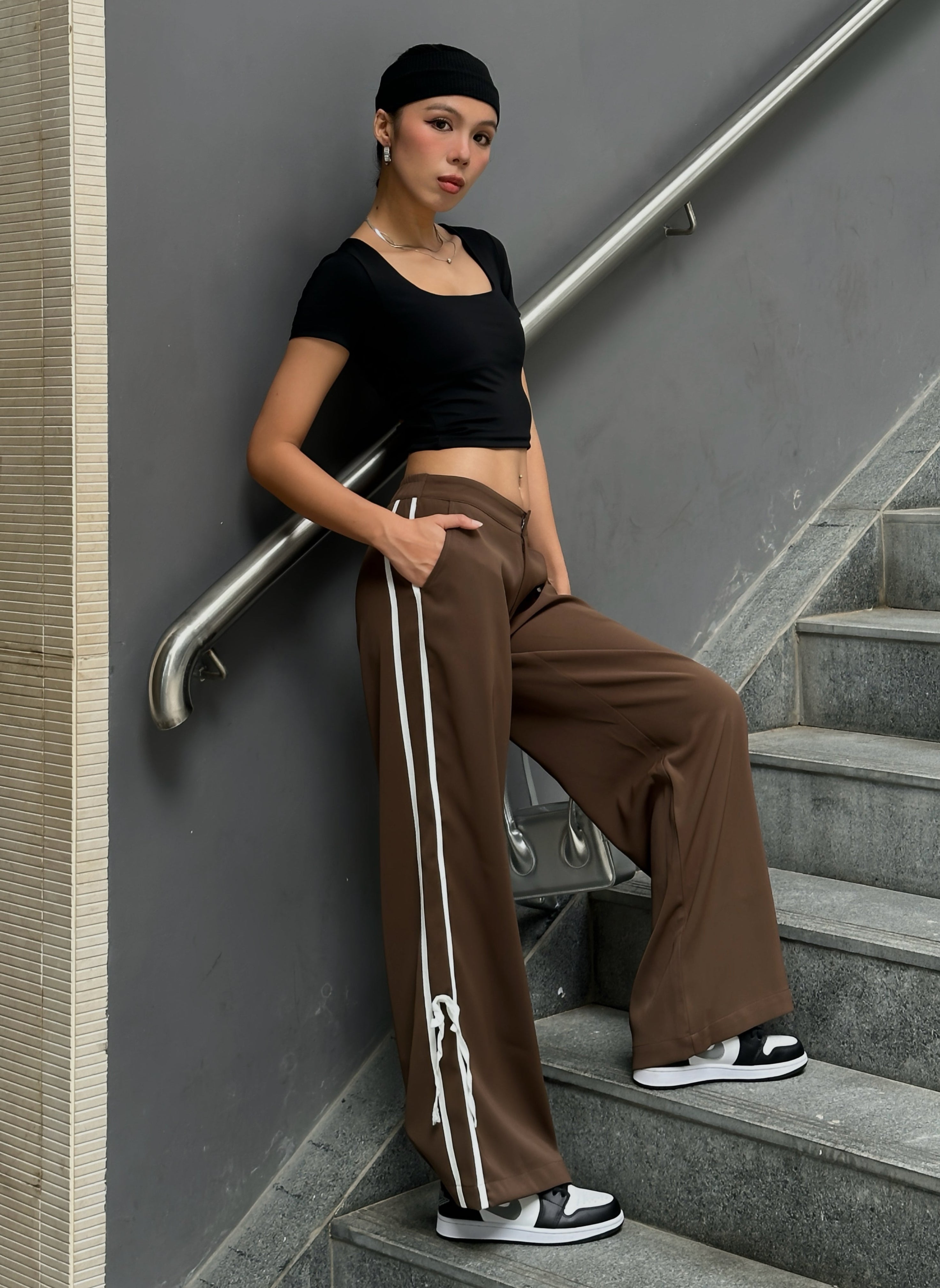 Low-rise Bow tie Wide leg Khaki Pants