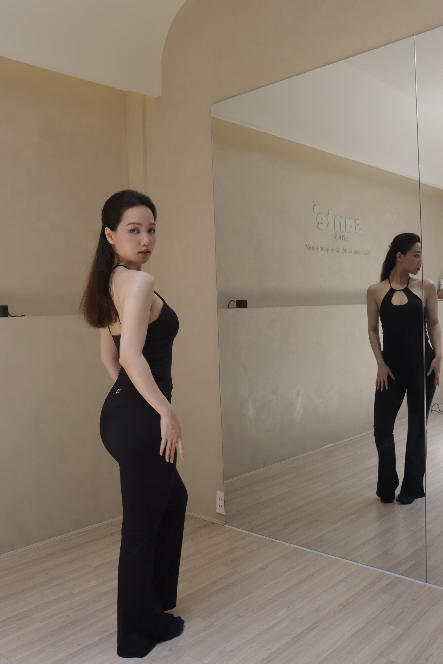 BUTTER FLARED LEGGINGS
